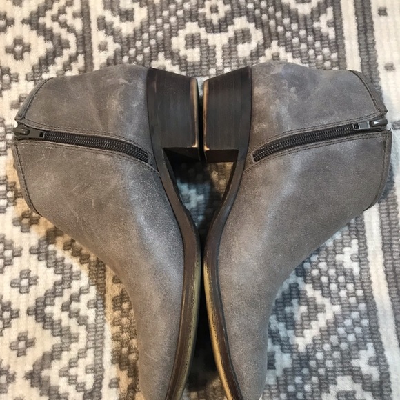 Lucky brand gray suede booties size 8m - Picture 3 of 6